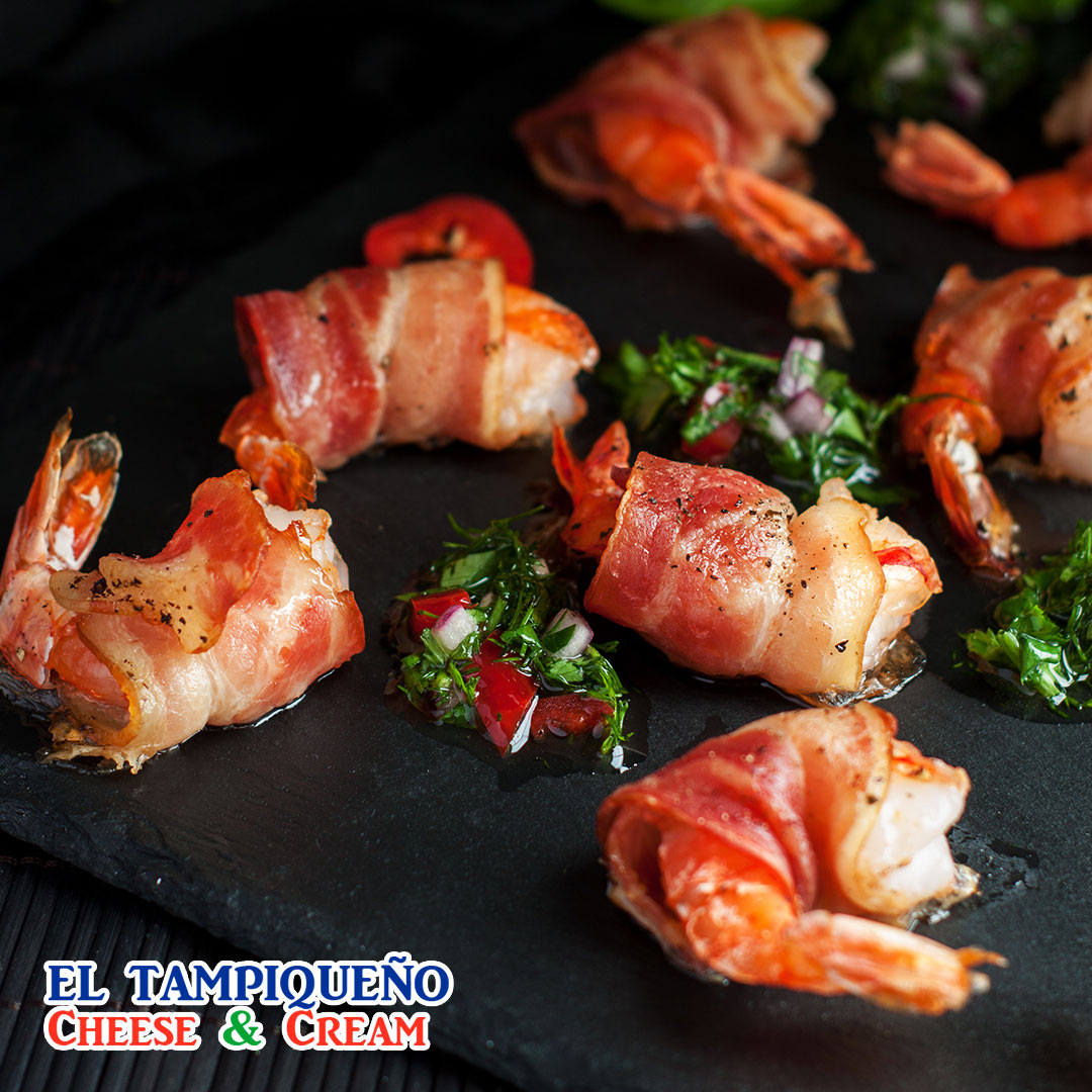 Camarones Rellenos de Queso y Envueltos en Tocino con Crema de Jalapeo 07